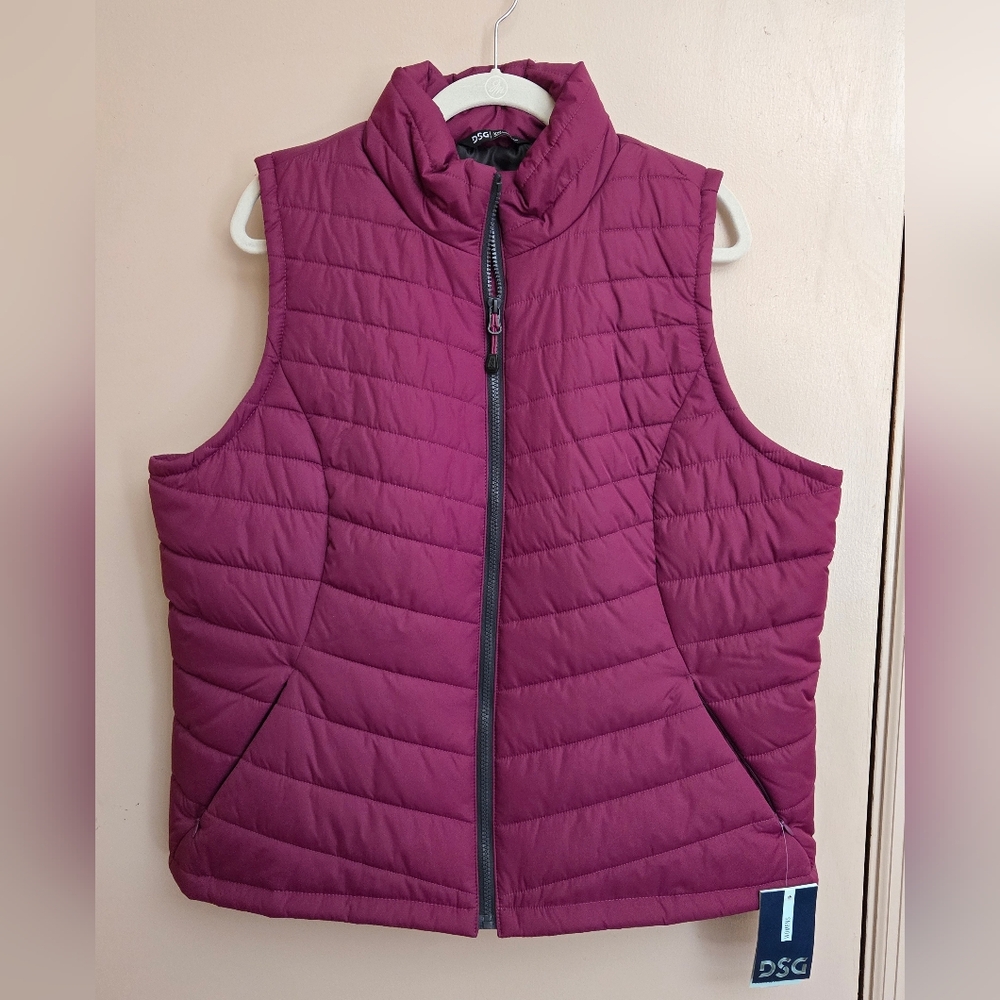 NWT Women's Burgundy Insulated Vest Size XXL